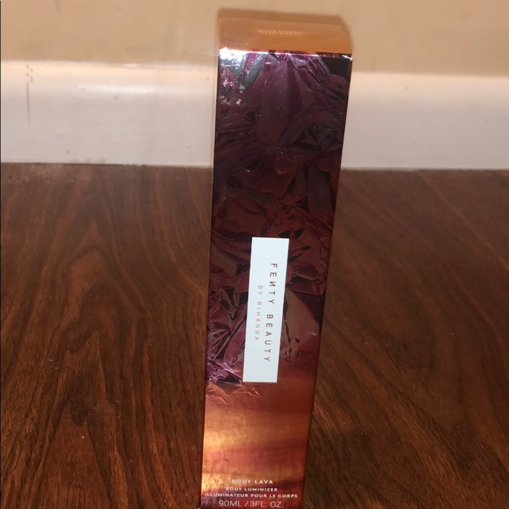 Fenty Beauty by Rihanna Body Luminizer